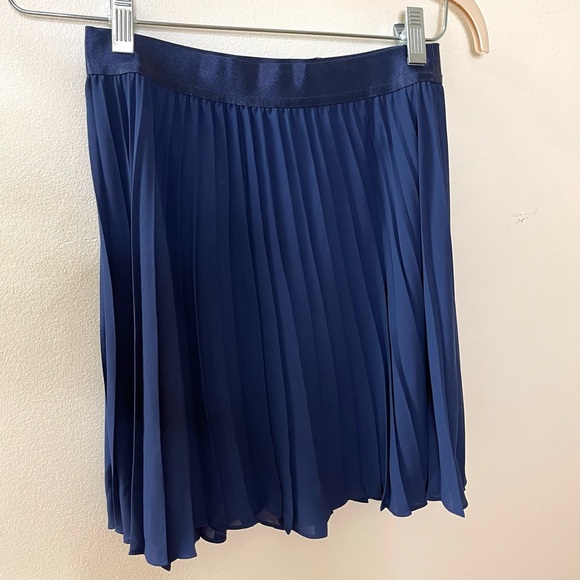NWT Express navy blue pleated skirt Size XS - Picture 4 of 7